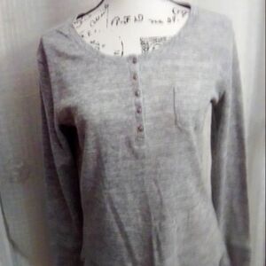 Woolrich Grey Henley Waffle Top. SIZE Large. New Without Tags